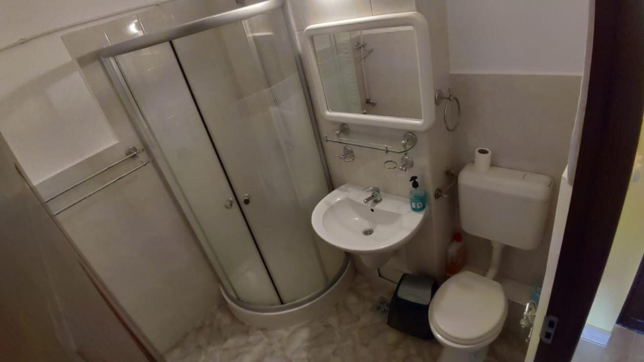 Flora Apartament Lejlighed Satu Mare Eksteriør billede